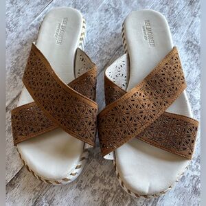 NEW w/Tags Ilse Jacobsen Tan Sandals with Cutout Design Size 37 or U.S. Size 6.5